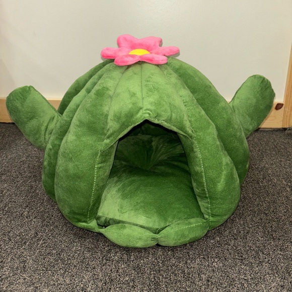 Cactus Cat Bed - Picture 2 of 7